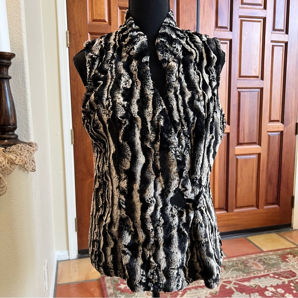 J Brand Les Mode ASM Fashion Black And White Zebra Stripe Fur Vest Jacket Size M
